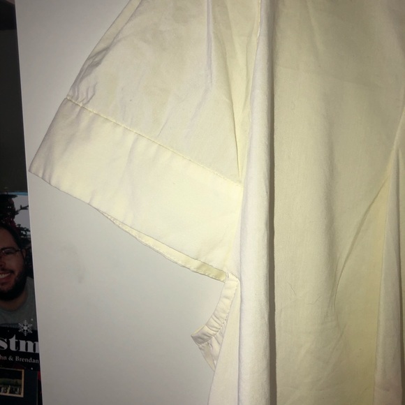 BCBGMaxAzria Cream Color RuffleTop Covered Buttons - Picture 4 of 7